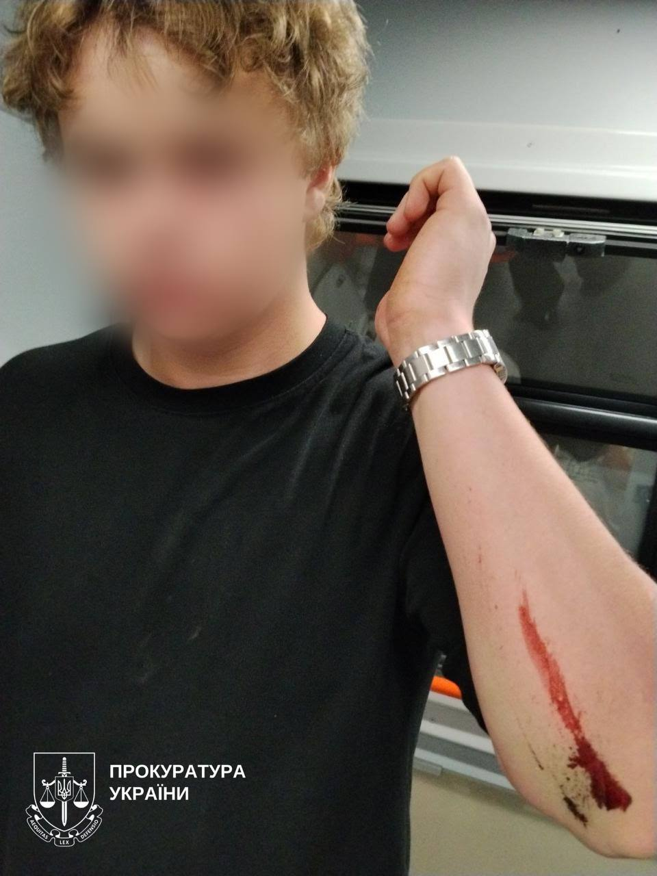 На Київщині провідник побив підлітка та не пускав до поїзда — прокуратура