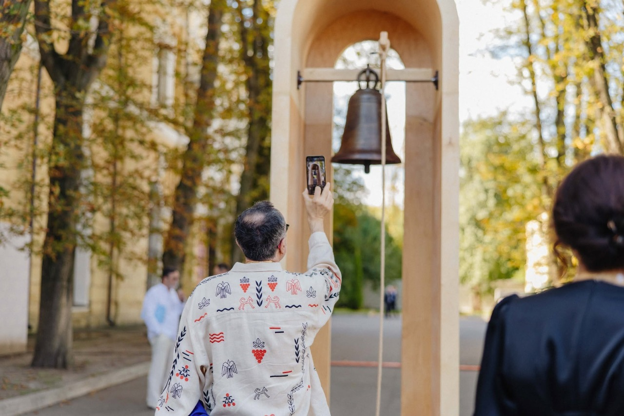 Майже 800 років був втраченим: у Києві відновили дзвін Десятинної церкви