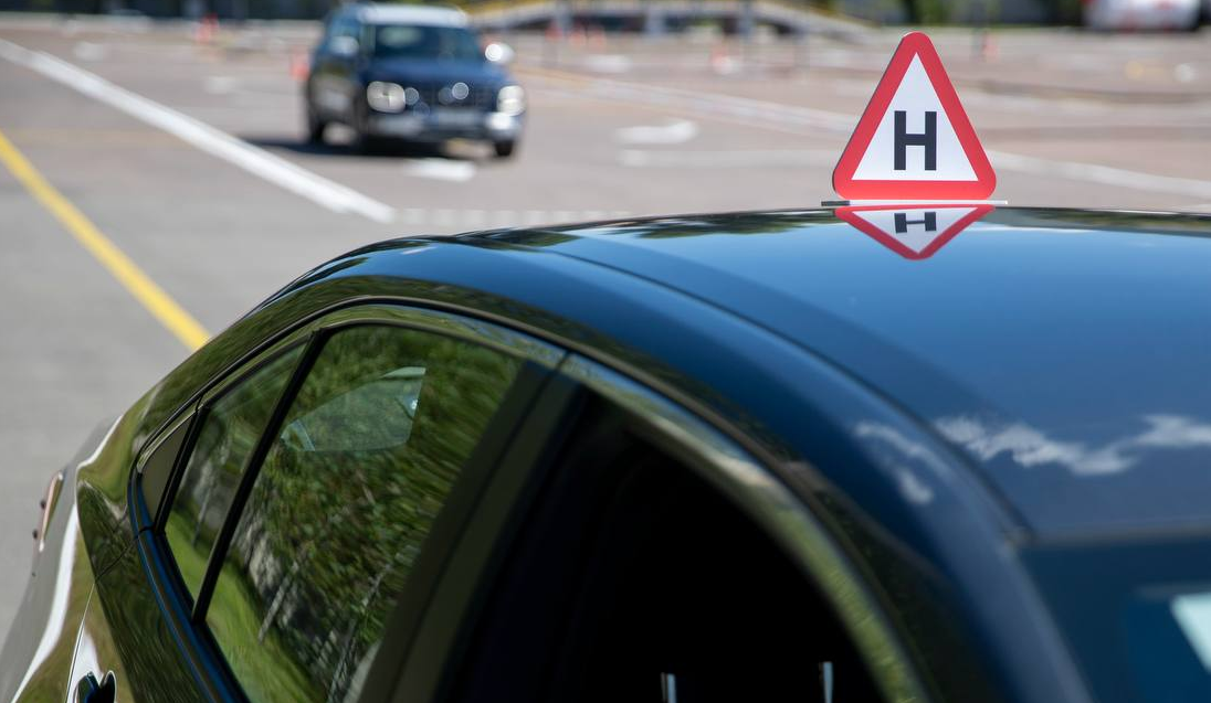 У Києві відкрили комунальну автошколу для ветеранів з інвалідністю: подробиці