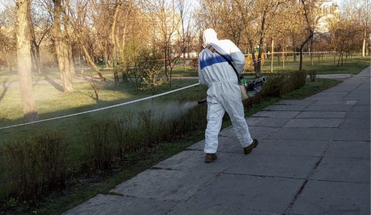 Парки Солом’янського району оброблятимуть від кліщів: де і коли