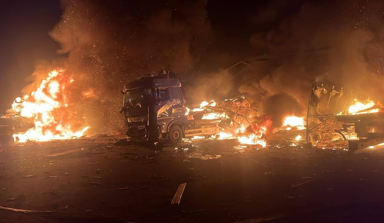 На Київщині росіяни знищили склади Нової пошти: фото та подробиці