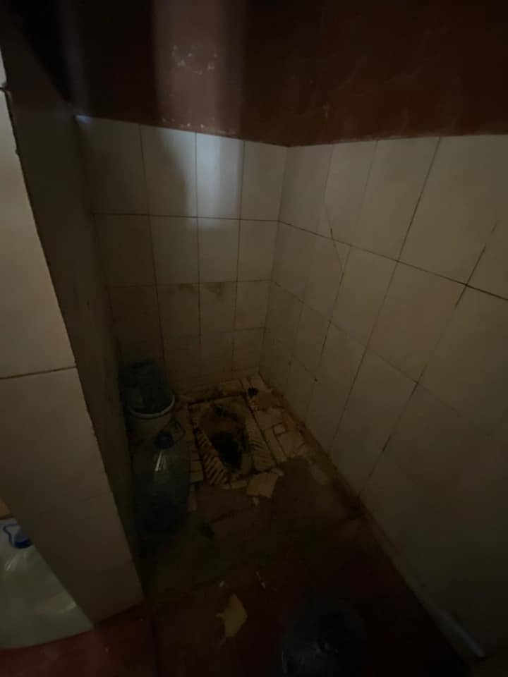 Туалет в камере до ремонта. Фото: Денис Малюська