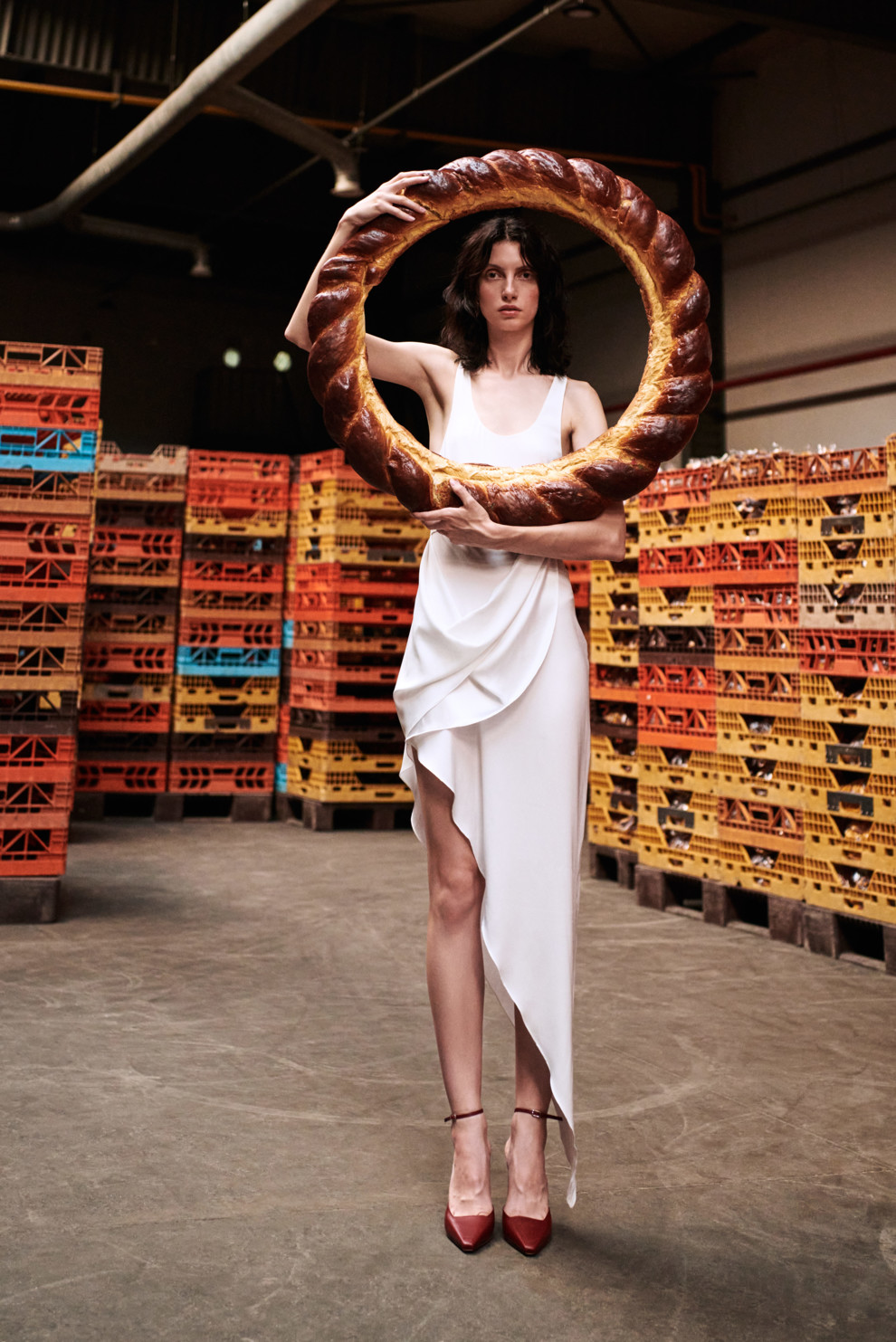 Бренд жіночого одягу BEVZA створив фотосесію на київському хлібзаводі "Кулиничі". 