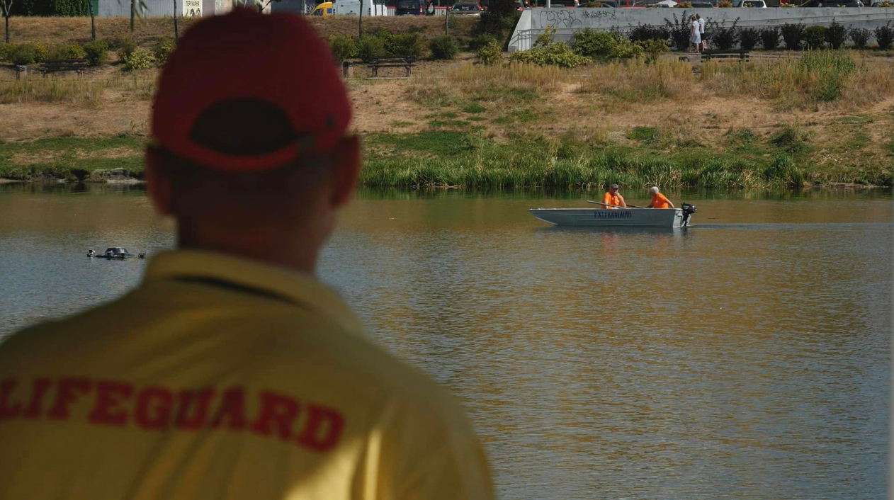 У Києві на Райдужному озері встановили додатковий пост рятувальників