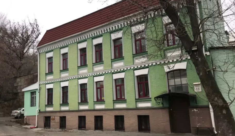 У Києві чотири будинки 19 століття віддали під забудову: подробиці