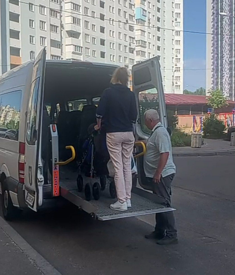 У Києві запустили чат-бот для оформлення поїздок у соціальному таксі