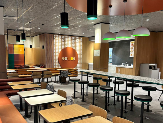 Новий ресторан McDonald’s 20 вересня 2023 запрацював в одноповерховому приміщенні у Вишгороді