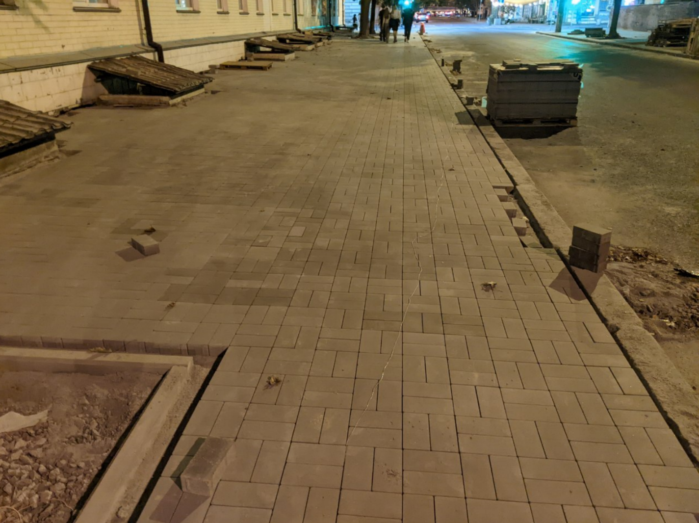 Київавтодор пояснив, навіщо на вулиці Григорія Сковороди на Подолі зняли плитку