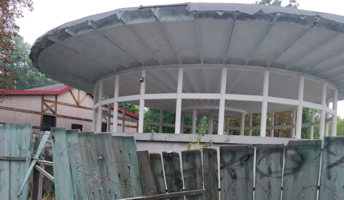 На Трухановому острові незаконно побудували лазню та ганделик: фото