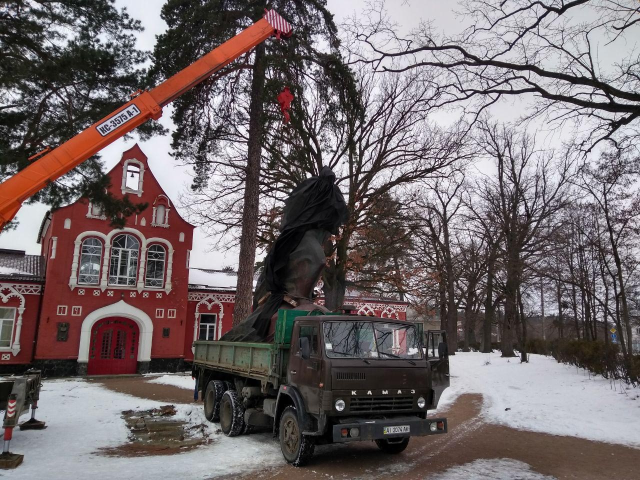 У Боярці на Київщині демонтували пам’ятник Павці Корчагіну: що відомо