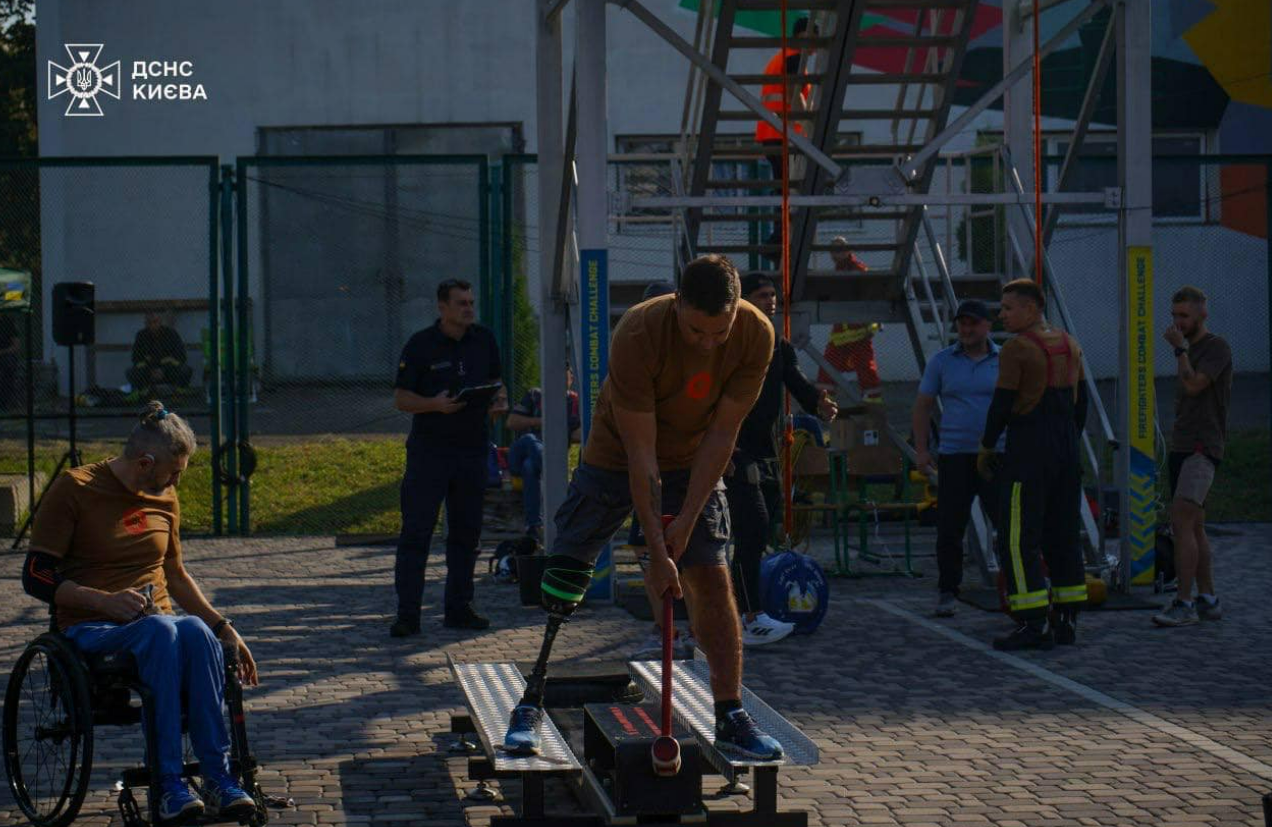 У Києві відбулися змагання Найсильніший пожежний-рятувальник 2024: фото