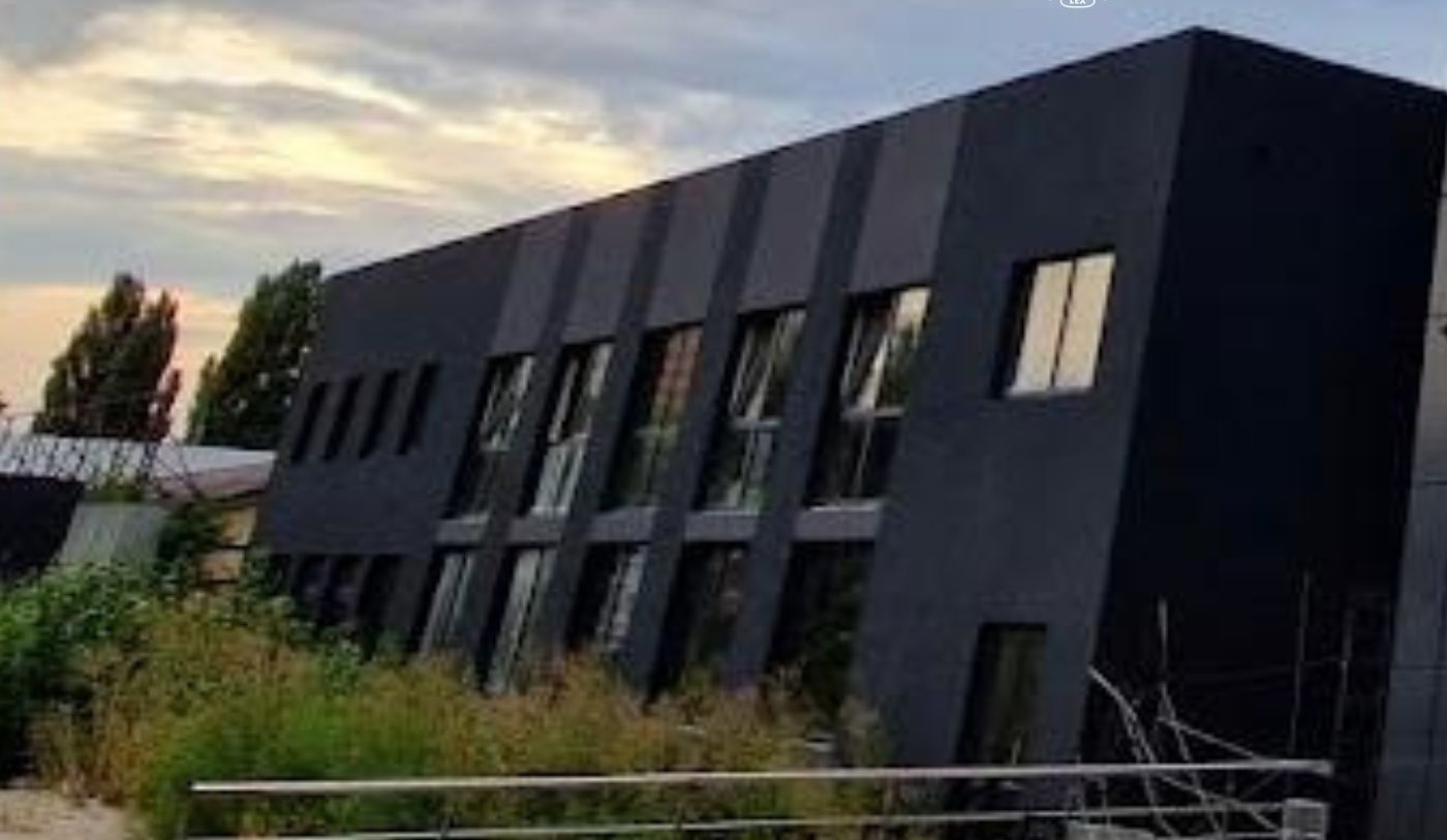 Прокуратура оскаржує право власності на самобуд у Деснянському районі Києва: деталі