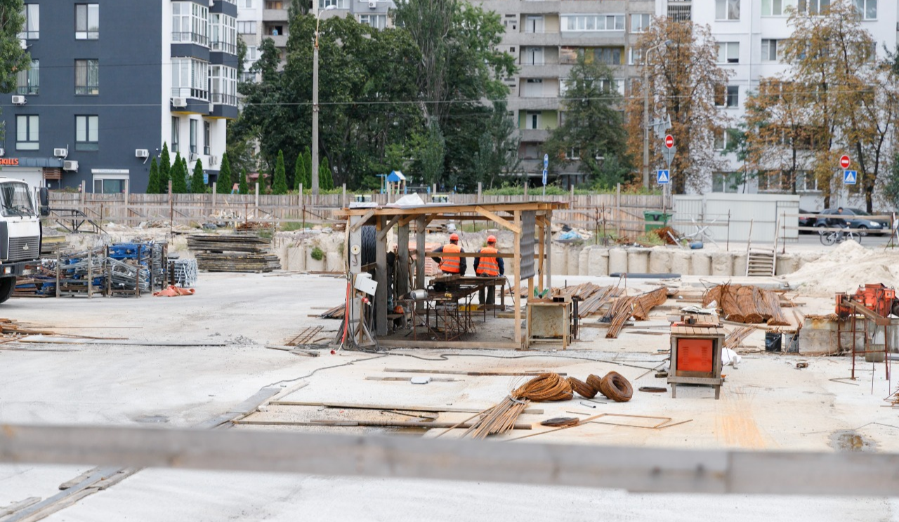 У Києві триває будівництво сучасних укриттів у школах: фото та подробиці