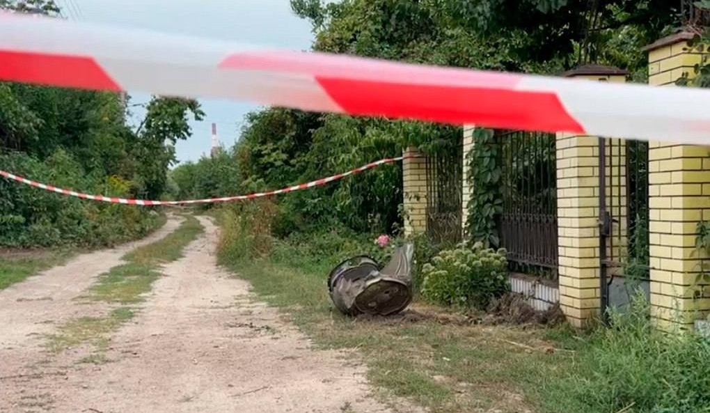 У столиці виявили нездетоновану бойову частину російської ракети С-400: фото