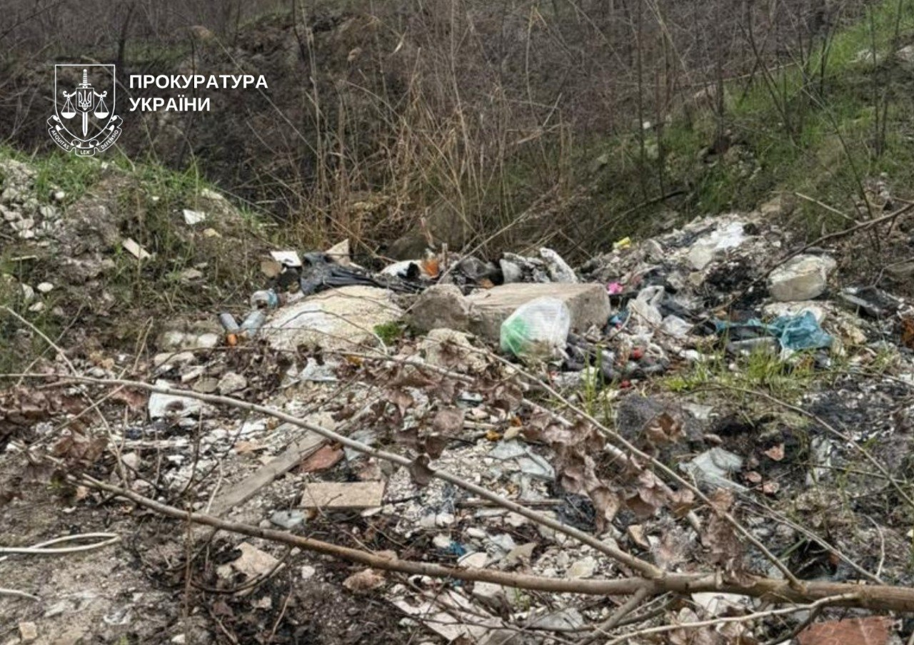 КМДА зобов’язали ліквідувати стихійні сміттєзвалища у Деснянському районі: фото
