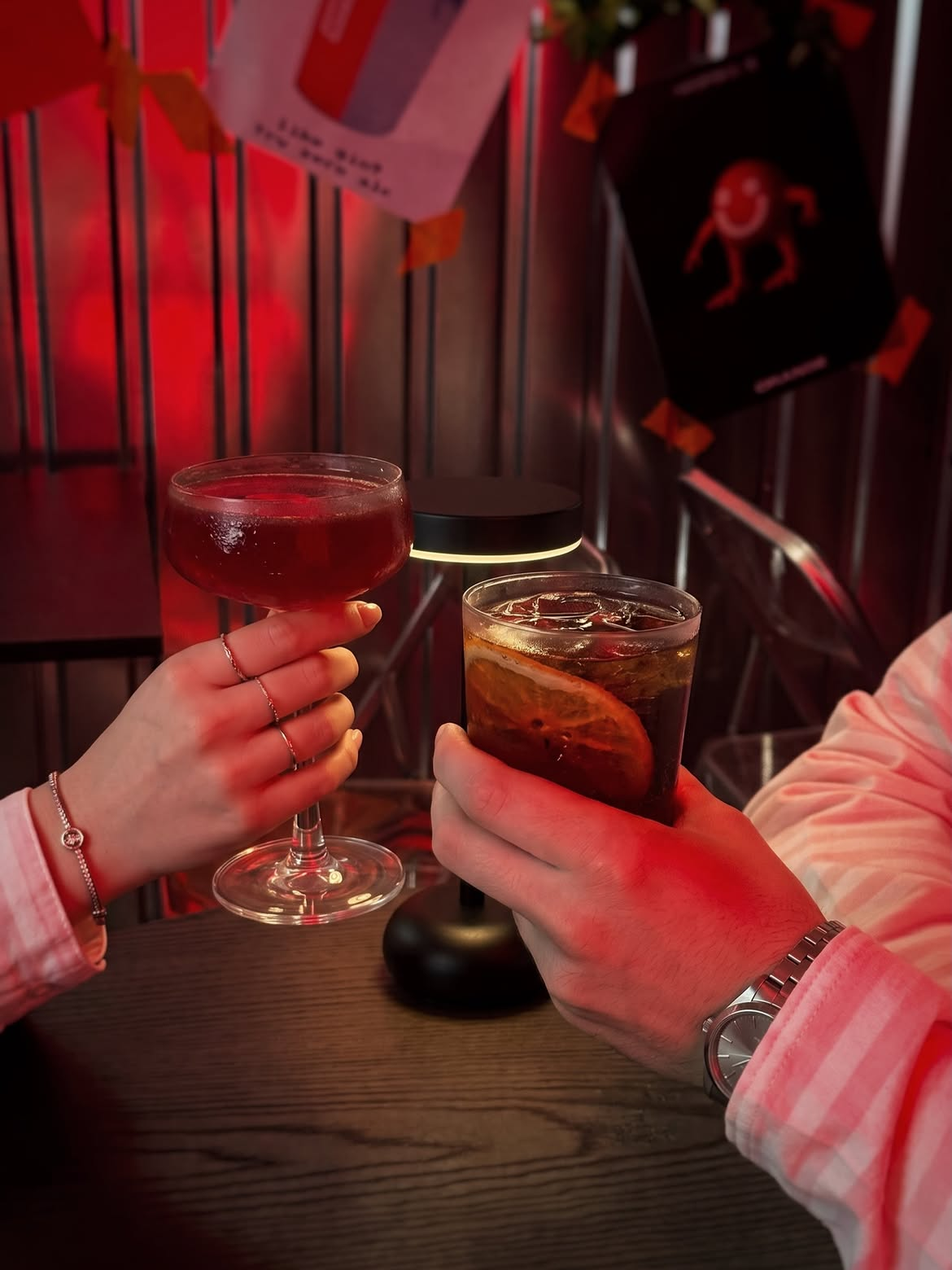 Біля метро "Хрещатик" у Києві відкрився Orange Bar: адреса, меню та ціни
