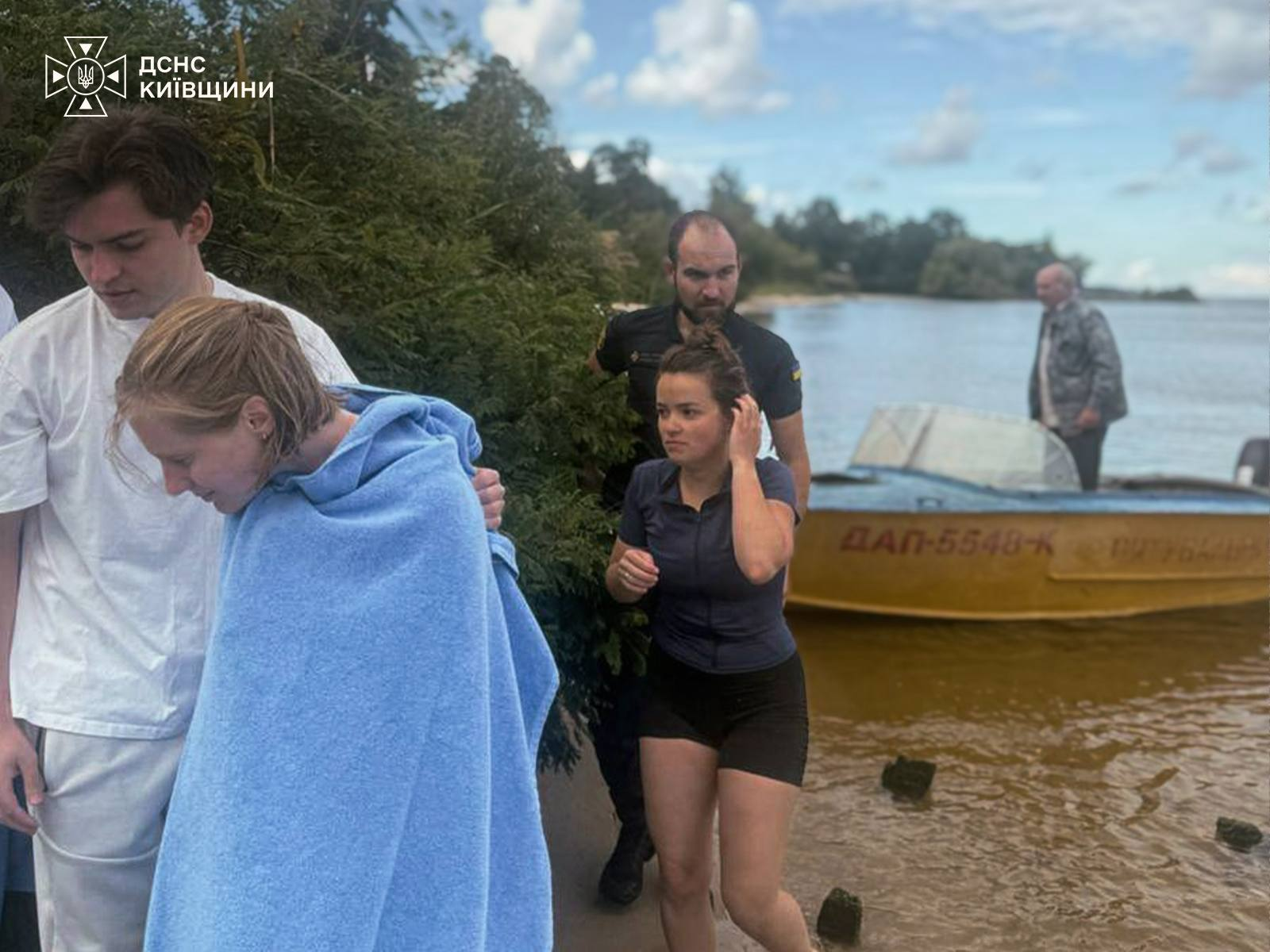 Корпоратив на SUP-дошках: понад 20 людей віднесло вітром у Дніпро