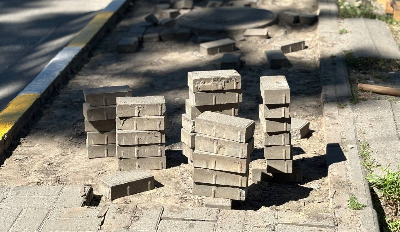 У Києві до кінця жовтня обмежуватимуть рух вулицею Зодчих: схема