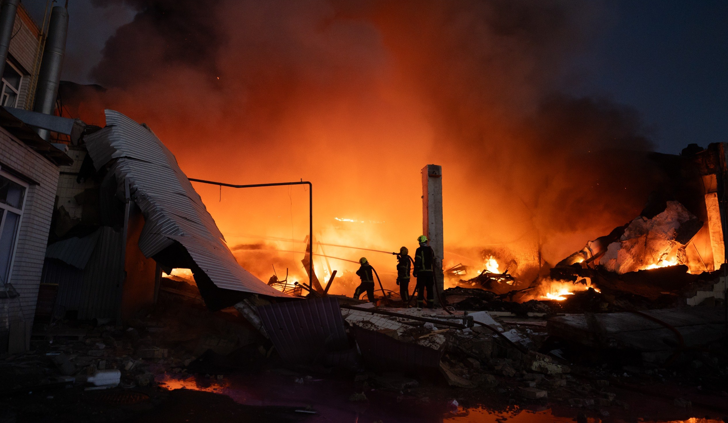 У Києві дрони рф знищили склад з реквізитом студії "Квартал 95": подробиці