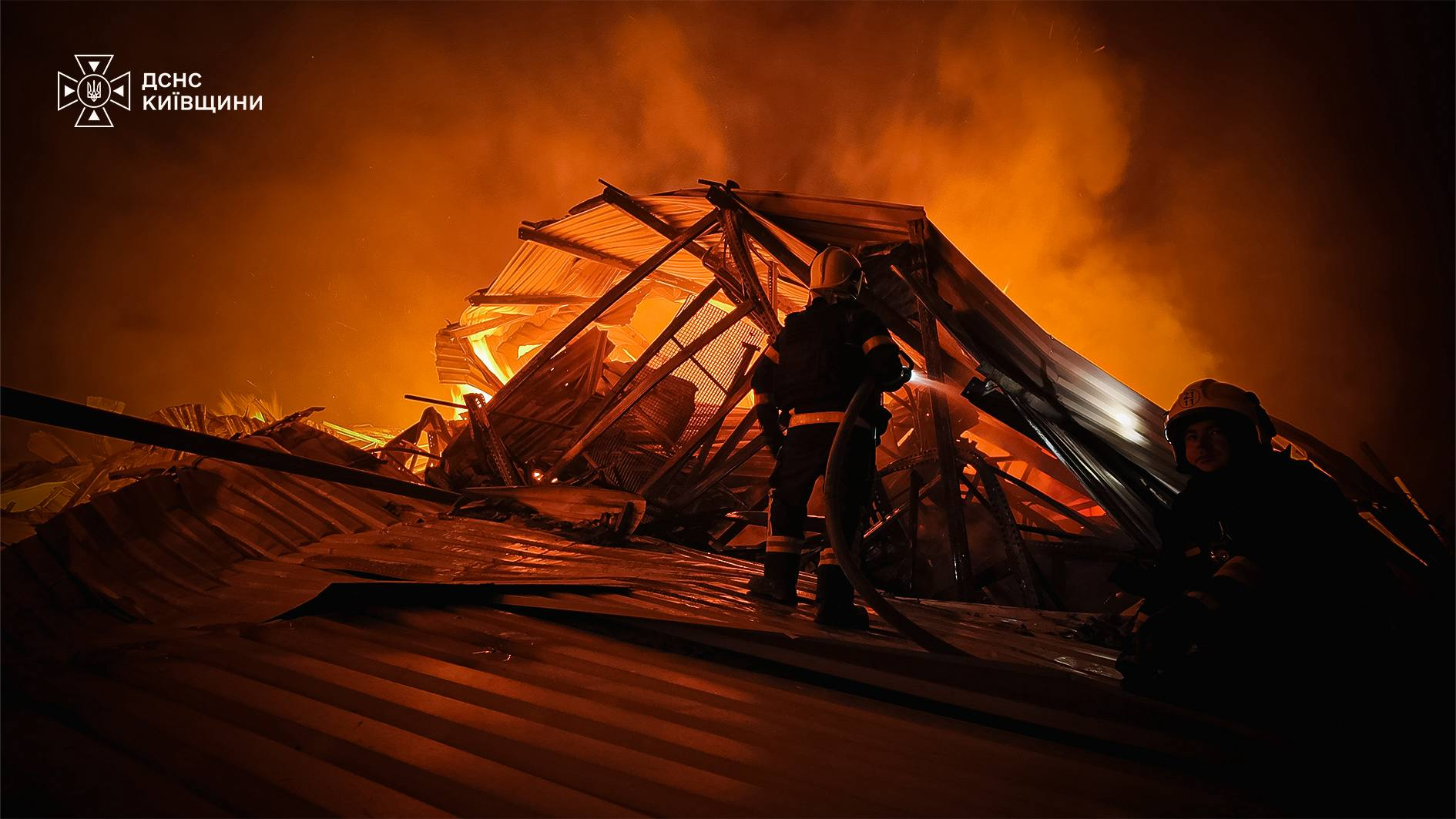 На Київщині протягом доби били по цивільним об'єктам: фото наслідків