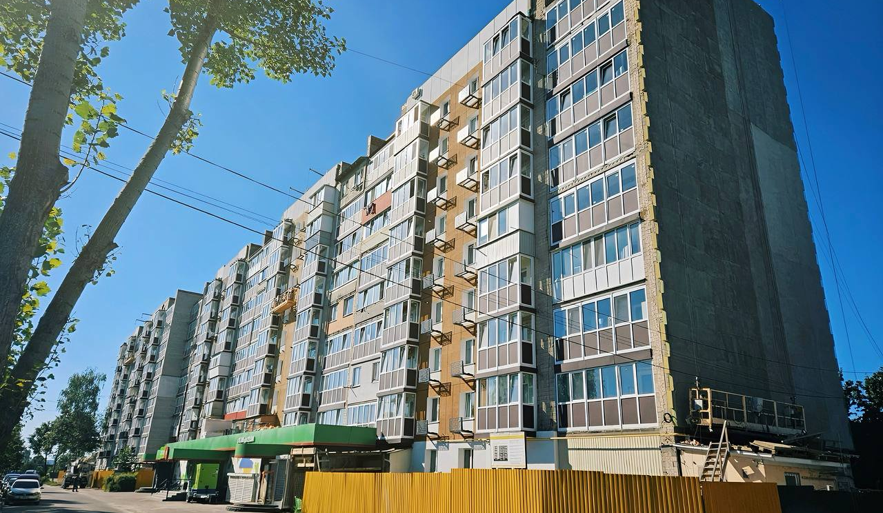 У Бородянці ремонтують будинок, пошкоджений на початку вторгнення: що зробили