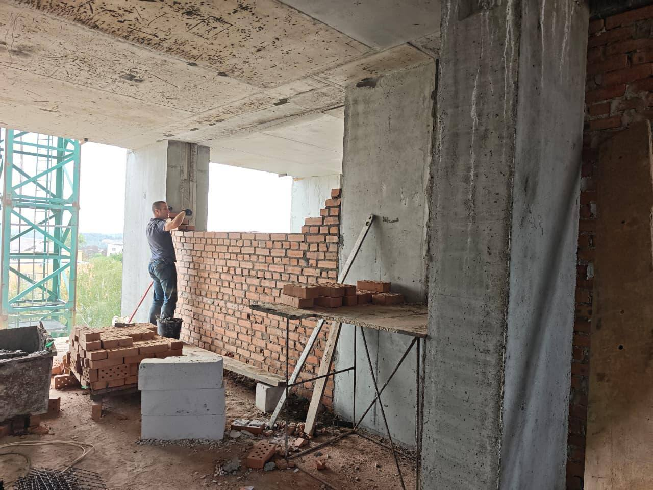 У Василькові зводять дев’ятиповерхівку на місці зруйнованого будинку: фото