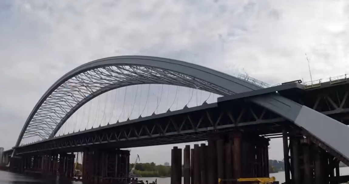 Кличко показал, как идет строительства Подольского моста