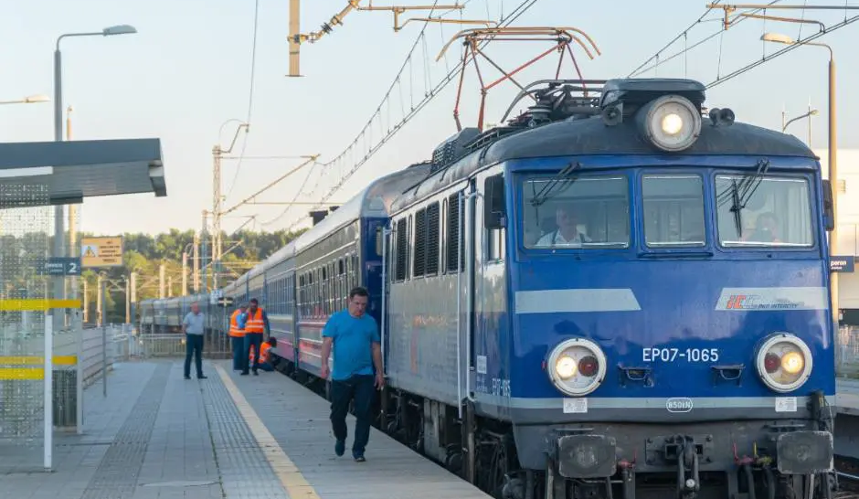 На вокзалах та в поїздах "Укрзалізниці" з'являться маршали безпеки 