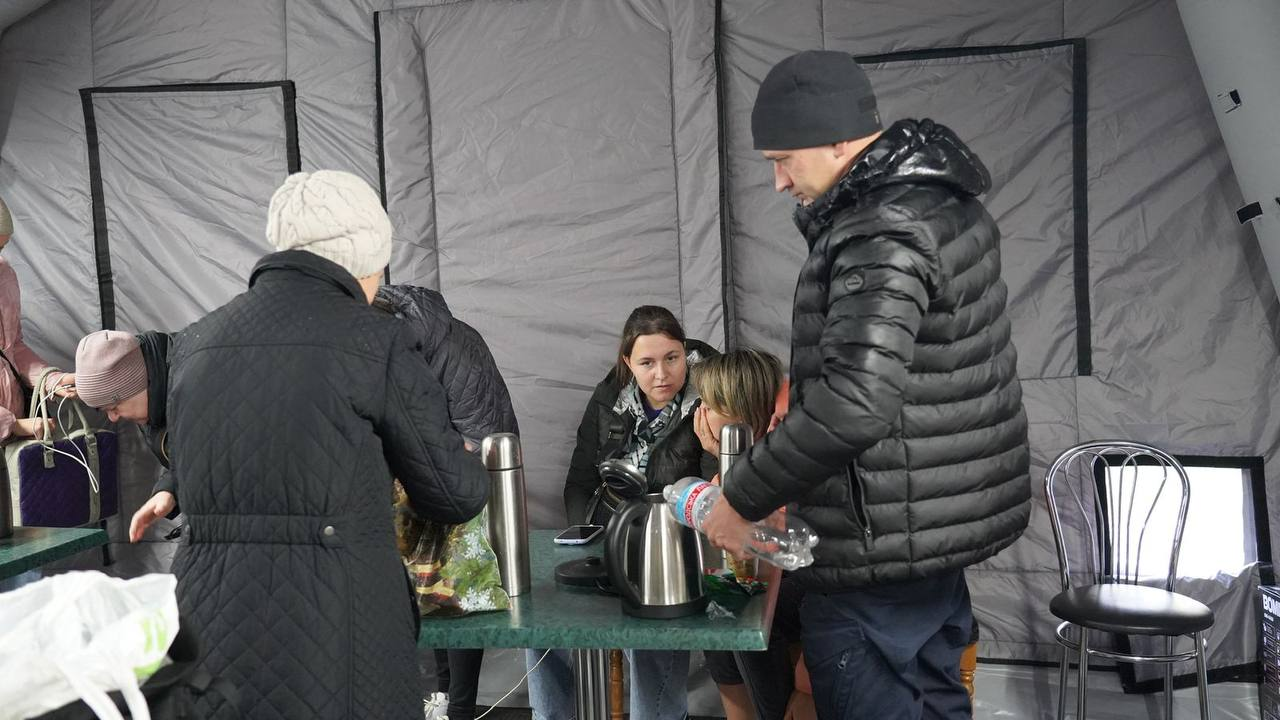Працюють пункти незламності та ДСНС: яка ситуація у Славутичі після обстрілу