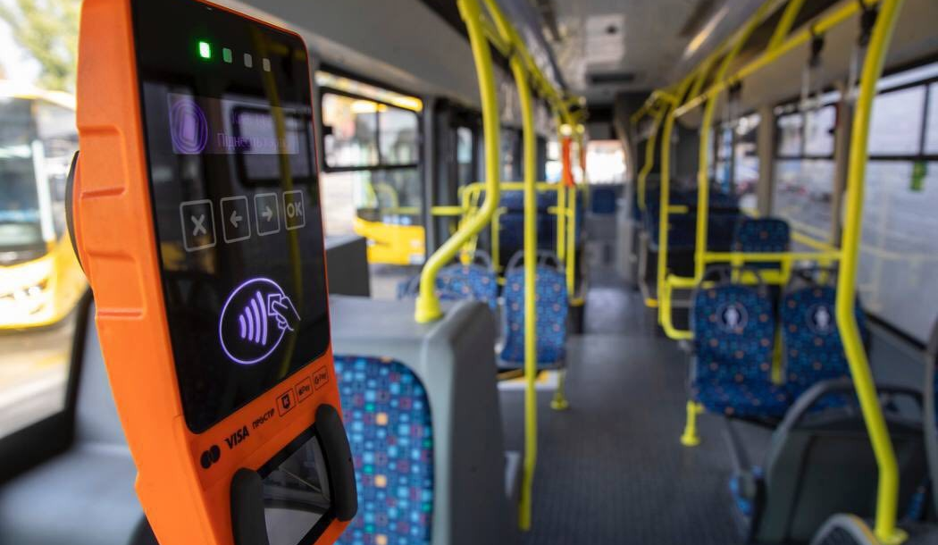 Низка столичних автобусів і тролейбусів курсуватимуть зі змінами руху 4-5 жовтня