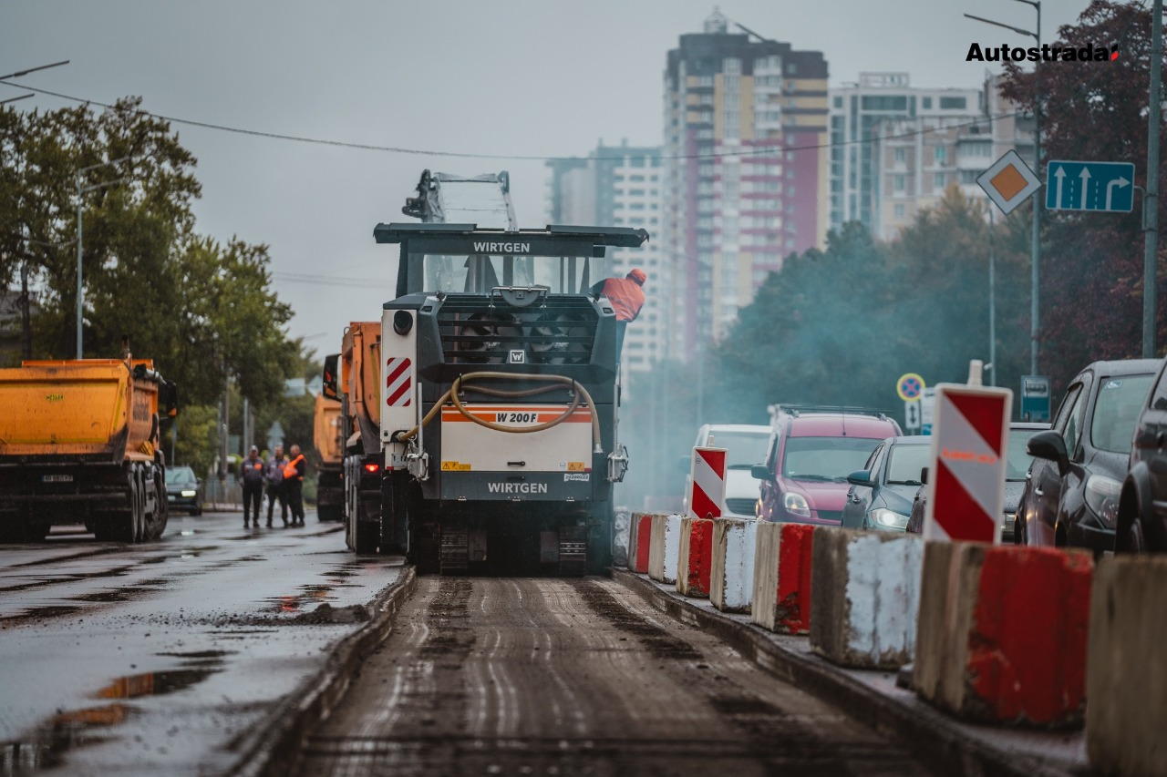У Києві розпочали капітальний ремонт Харківського шосе: фото