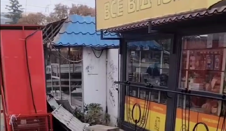 У Києві повністю демонтували незаконні МАФи на Петропавлівській: фото та відео