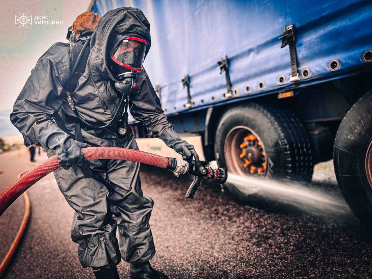 В Обухівському районі на Київщині ліквідували витік хімікатів: фото