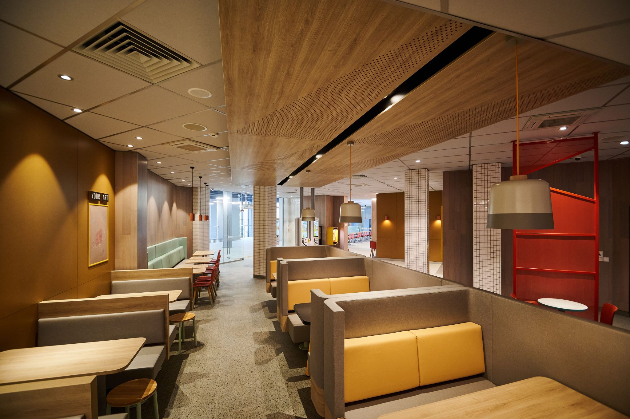 McDonald's на території Київського зоопарку У Києві відкрився 50-й ресторан мережі McDonald's: адреса та графік роботи