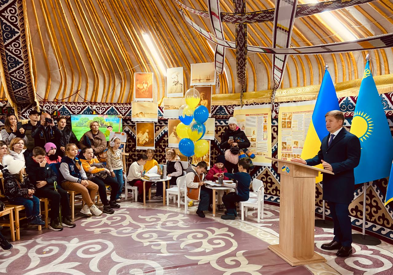 У дитячих казках закладено багатовікову народну мудрість, пізнання якої дозволить юним українським читачам глибше дізнатися про казахські традиції та звичаї У Києві видали збірку казахських казок українською мовою