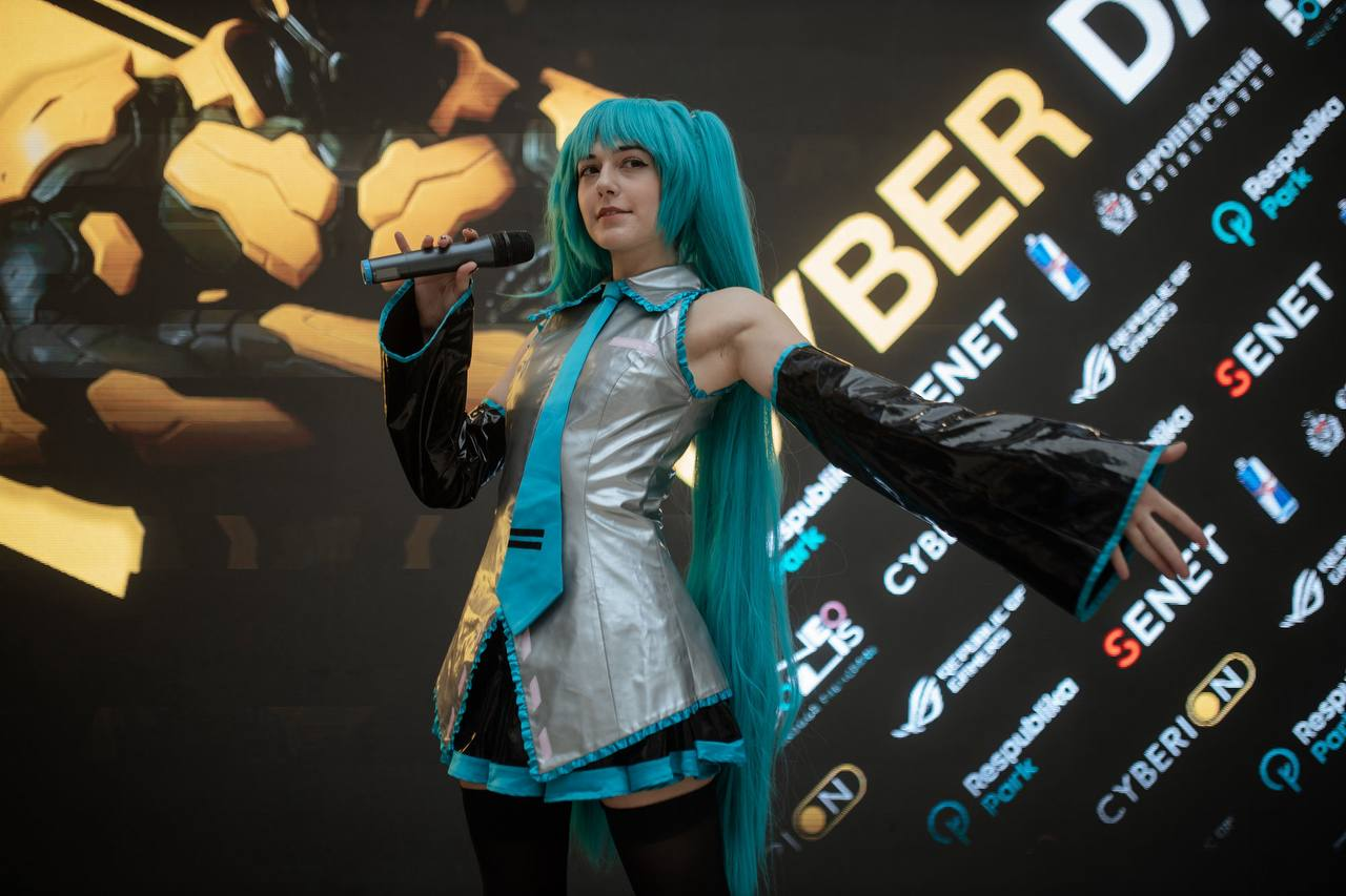 CYBER DAY об’єднав тисячі геймерів: у Києві відбувся масштабний кіберспортивний фестиваль