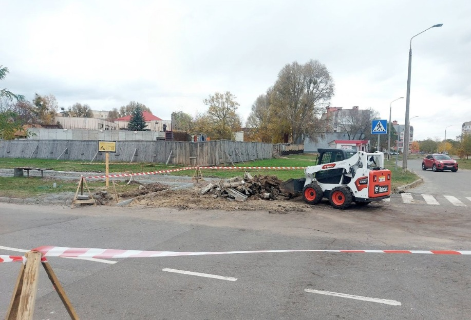 У Славутичі на Київщині розпочали облаштування безбар'єрного маршруту: фото