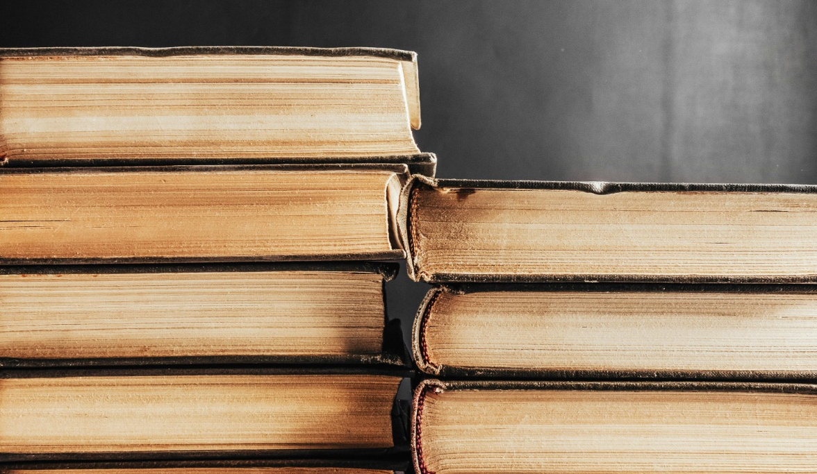 "єКнига": найпопулярніші автори та видавництва за підсумками 2025 року