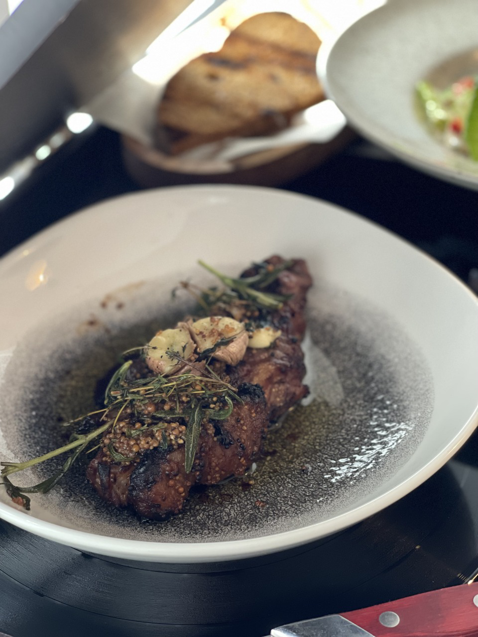 Стейки у Sam’s Steak House Стейки у Sam’s Steak House