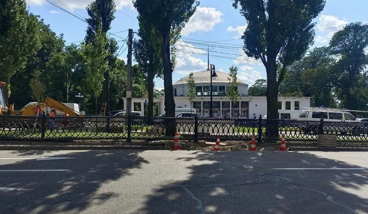 Створити наземний перехід навпроти метро "Університет": петиція до Уряду