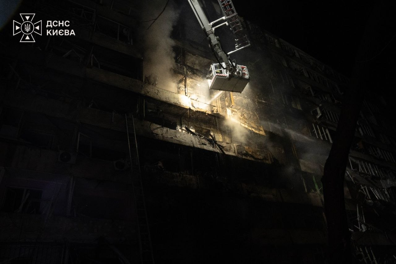 Удар по ТЕЦ-4, є загиблі: вночі Київ знову атакували балістикою