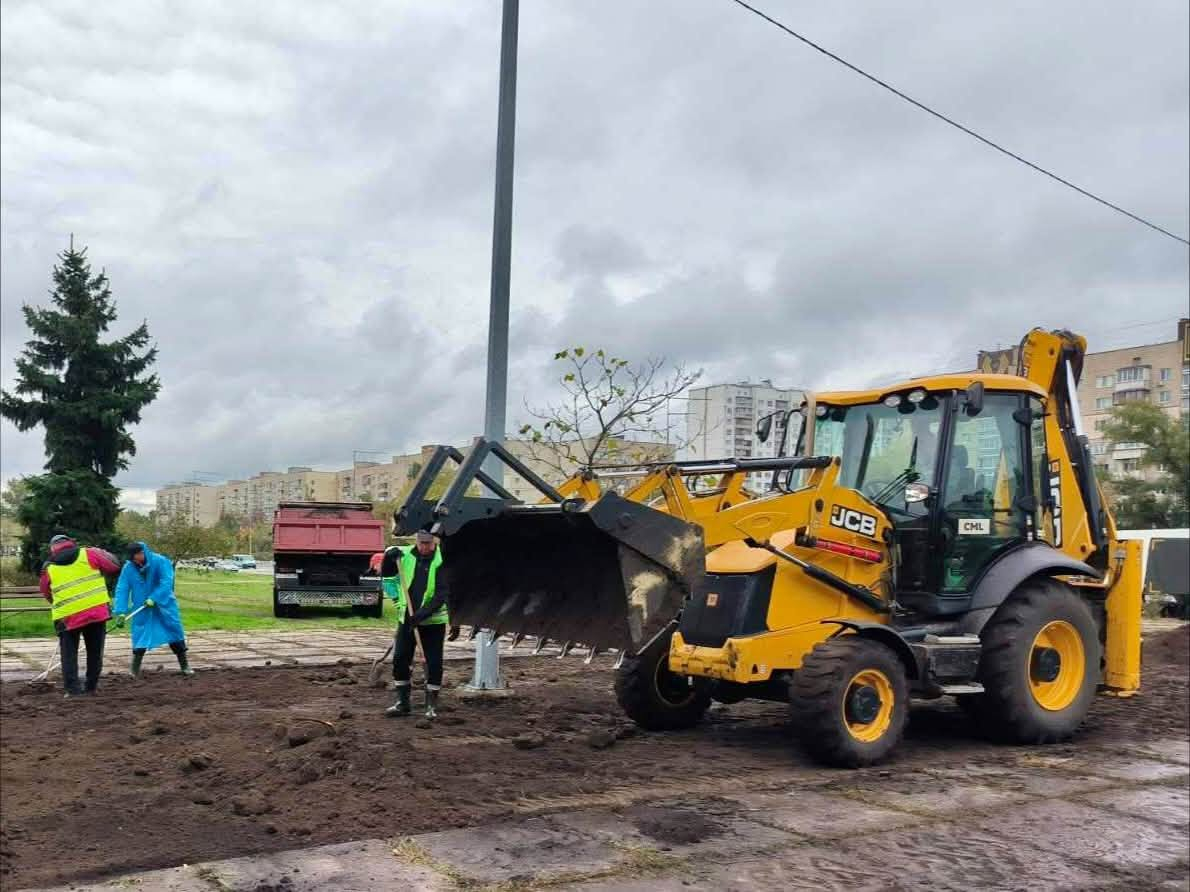 Злаки та багаторічники: нова композиція з’явилася в Деснянському районі