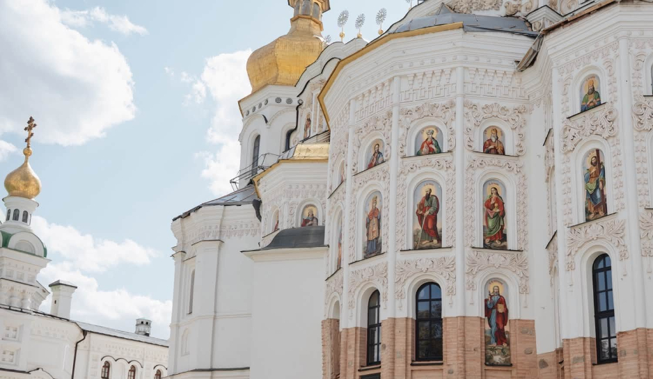 Києво-Печерська лавра переходить на зимовий графік: які робочі години