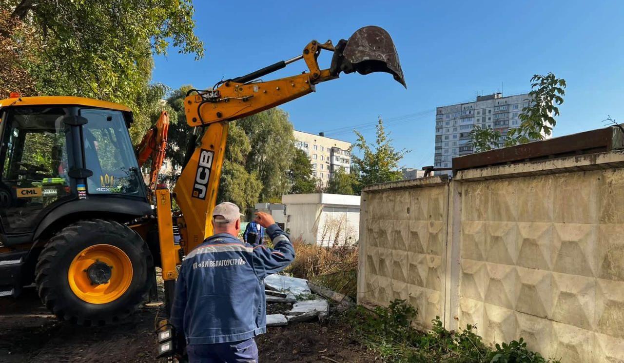 Кіоски та лотки: понад пів сотні демонтованих об'єктів у Києві за тиждень