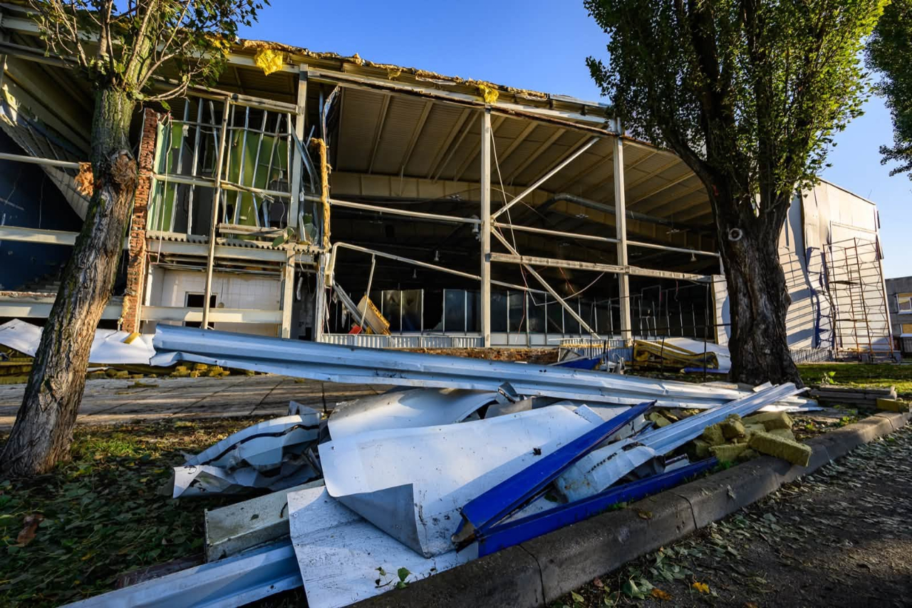 Льодову арену в Києві, пошкоджену балістикою, відбудують: хто цим займеться