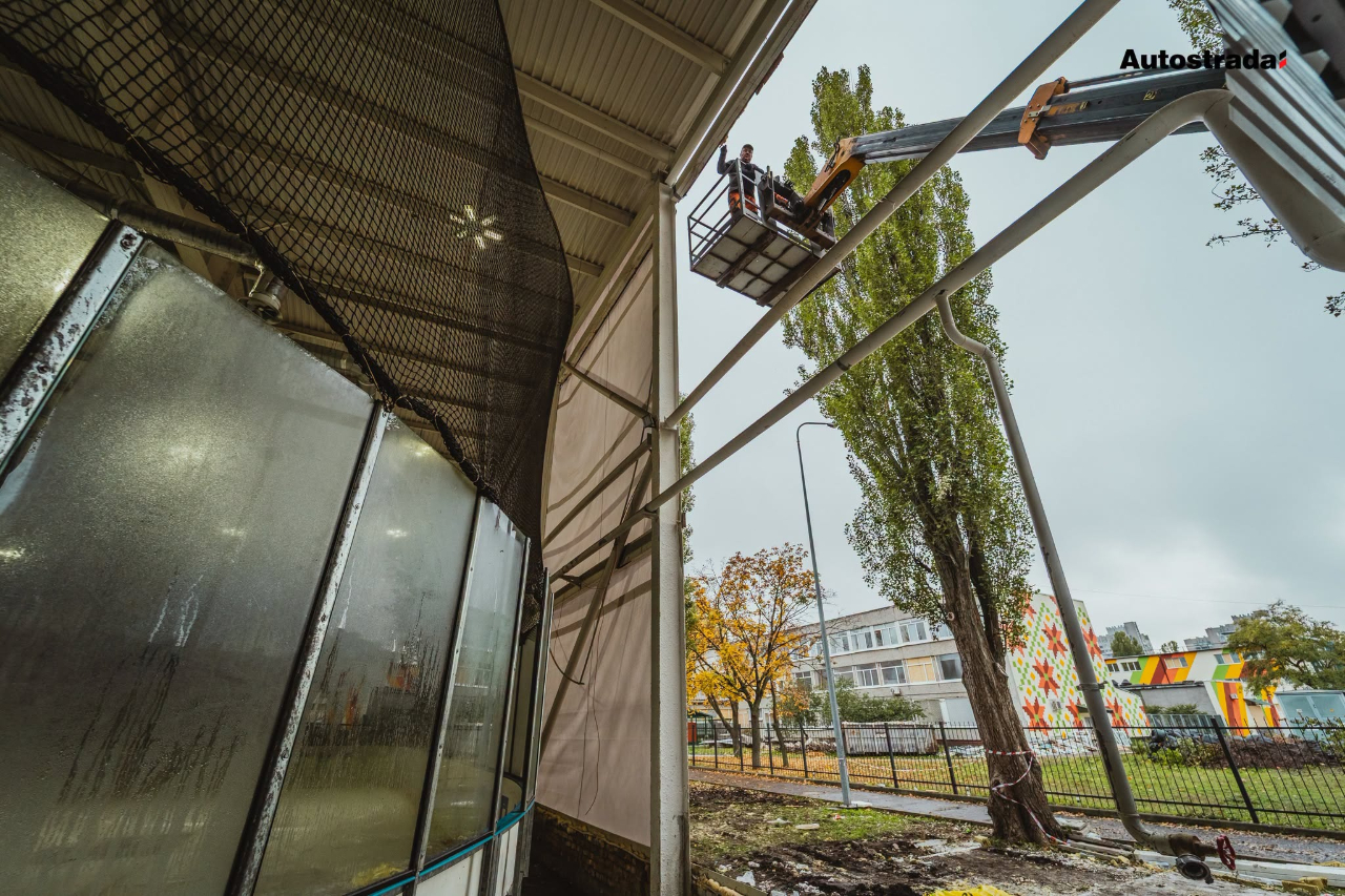 У Києві розпочали відбудову льодової арени "Шалетт": фото та подробиці