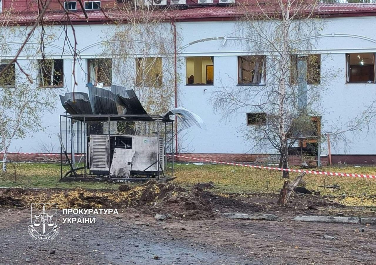 Фото: Київська міська прокуратура Пошкоджений Південний міст, є загибла: рф атакувала Київ балістикою