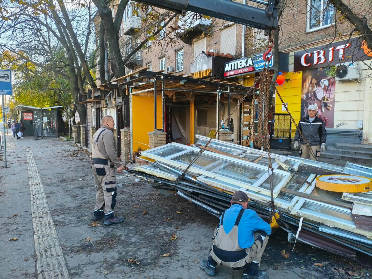 Торговельні намети й лотки: скільки об’єктів прибрали у Києві за тиждень