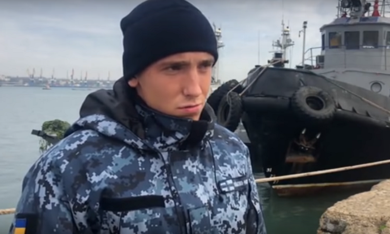 Российские силовики опубликовали видео «допроса» моряков, задержанных в Керченском проливе (видео)