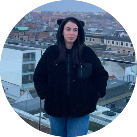 Леся Петренко, 25 років, спеціалістка з контролю якості